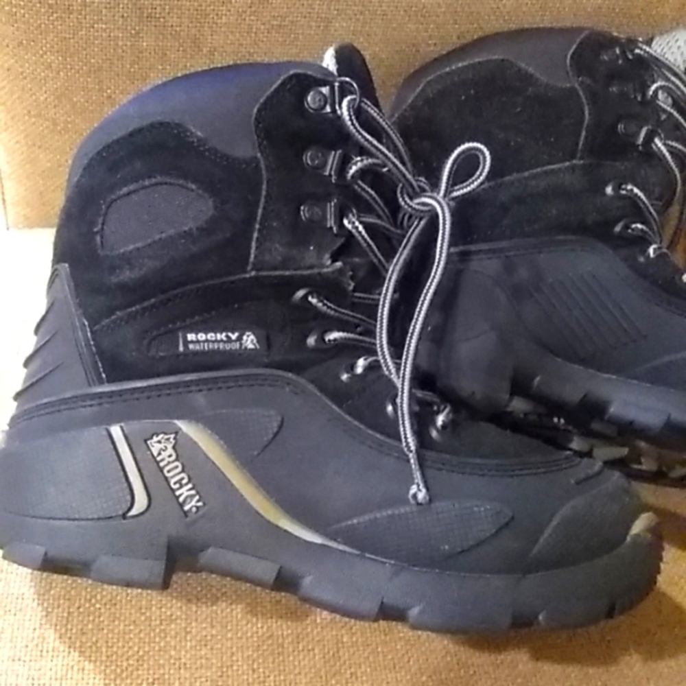 Rocky waterproof Boots ( young men's) size 1